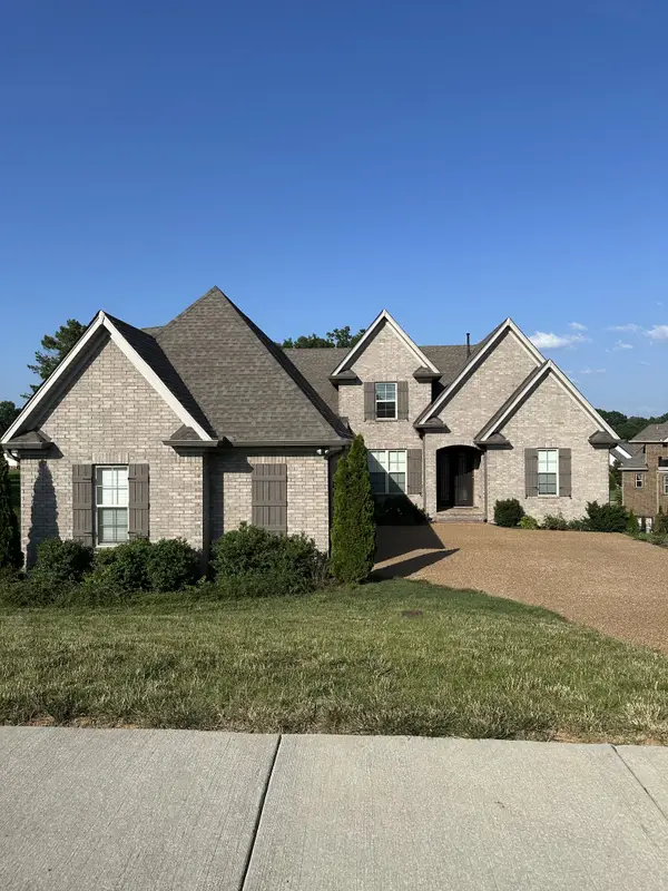 1110 Luxborough Dr, Hendersonville, TN 37075