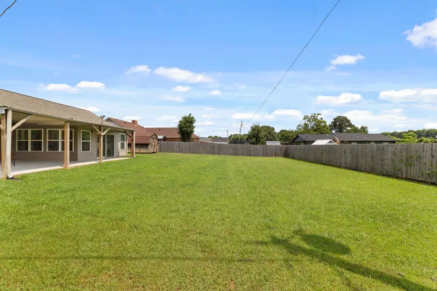 215 Oakview Cir, Killen, AL 35645 - #2