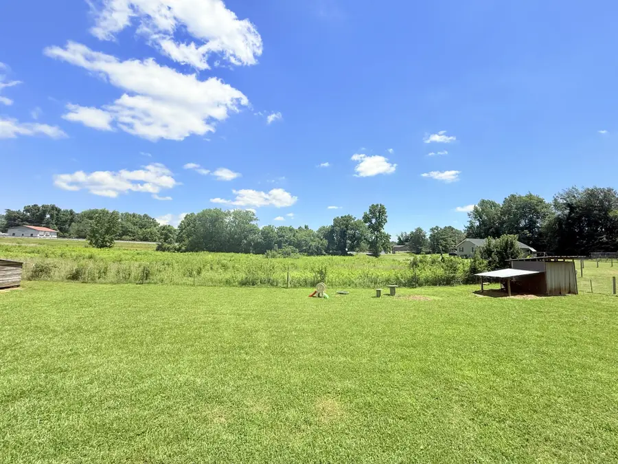 649 Old Harrison Ferry Rd, McMinnville, TN 37110 - #2