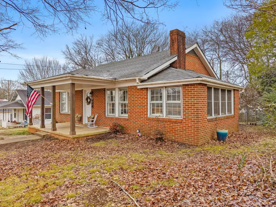 908 E Madison Avenue, Athens, TN 37303 - #2