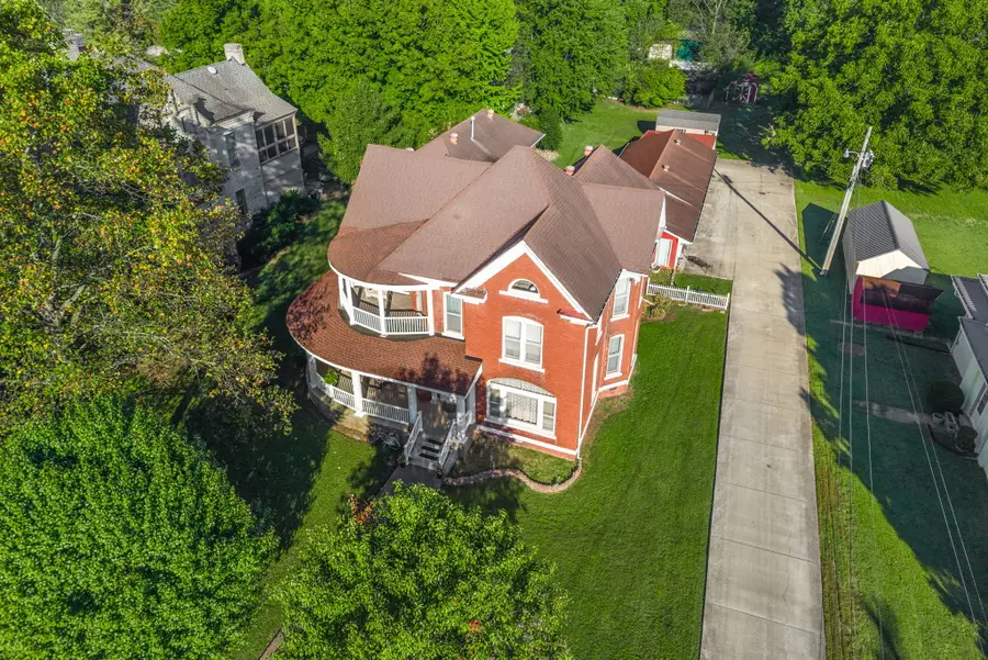 112 E Park St, Guthrie, KY 42234 - #3