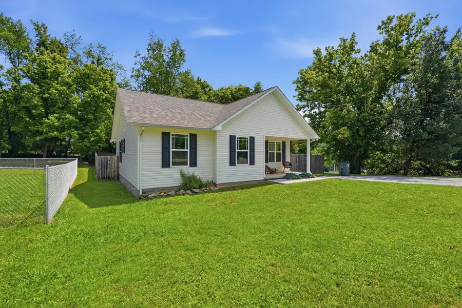 140 Carson St, Sparta, TN 38583 - #2