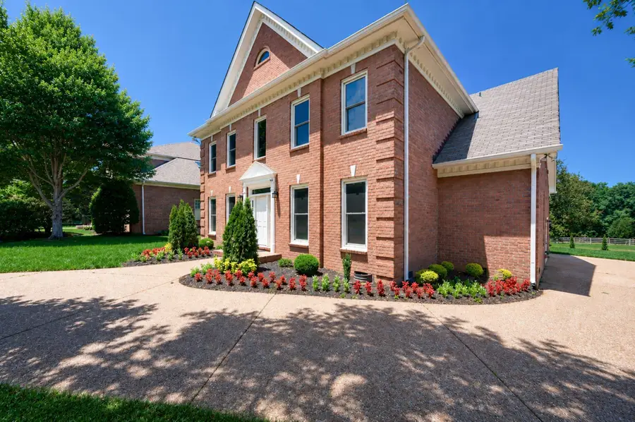 1605 Ardenwood Ct, Nashville, TN 37215 - #3