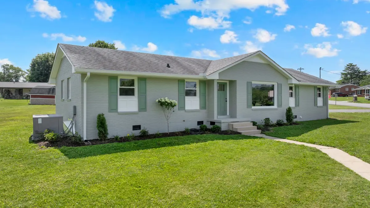 202 Lee Ln, Shelbyville, TN 37160 - #1