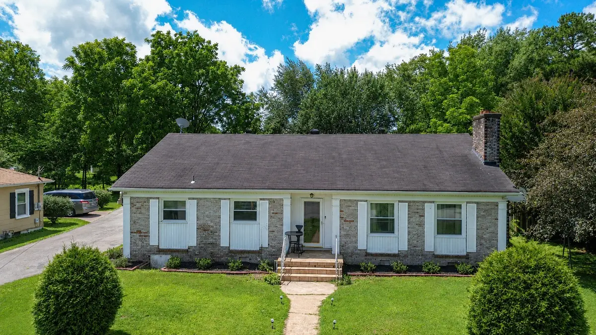 115 Debus St, Lawrenceburg, TN 38464 - #1