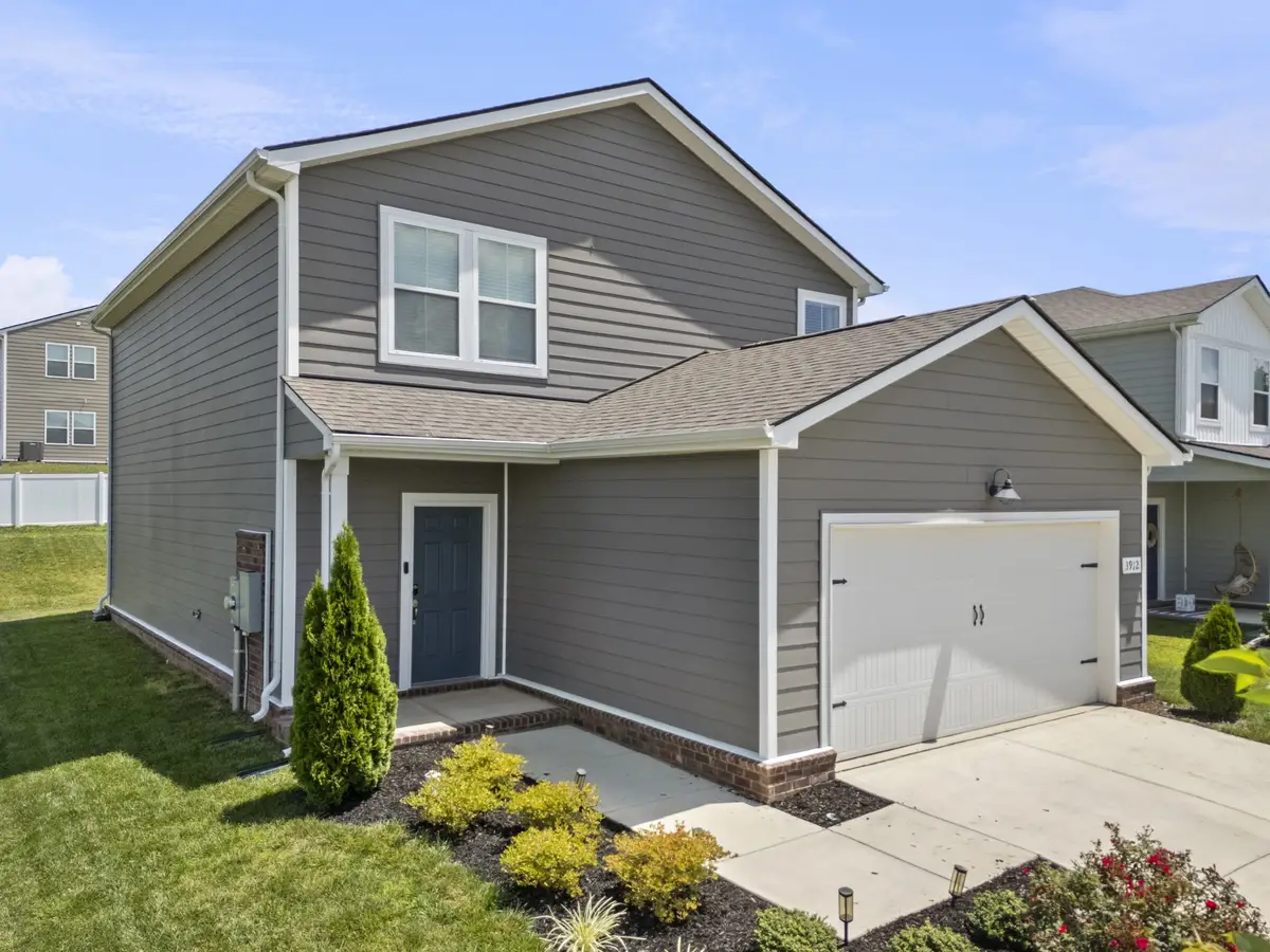 3912 Sadie St, Columbia, TN 38401 - #1
