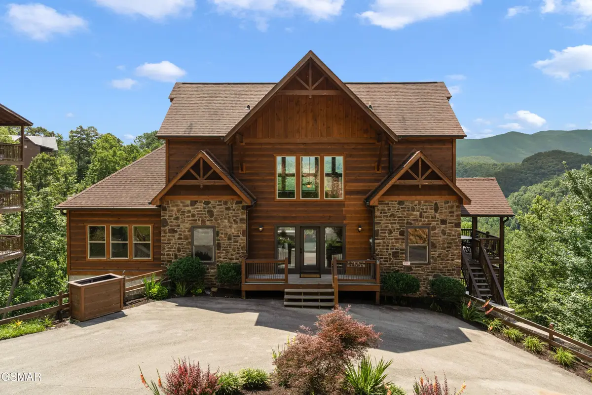1131 Parkview Vista Way, Pigeon Forge, TN 37863 - #1