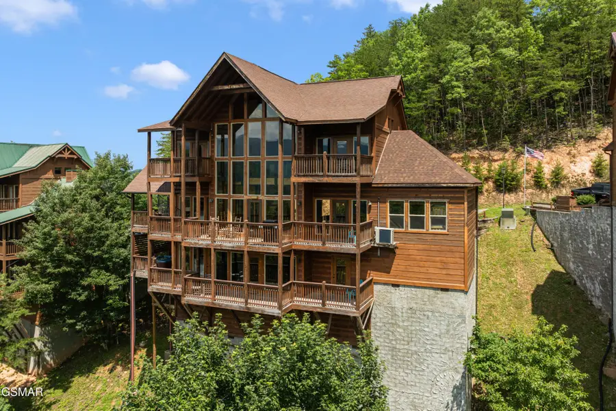1131 Parkview Vista Way, Pigeon Forge, TN 37863 - #2