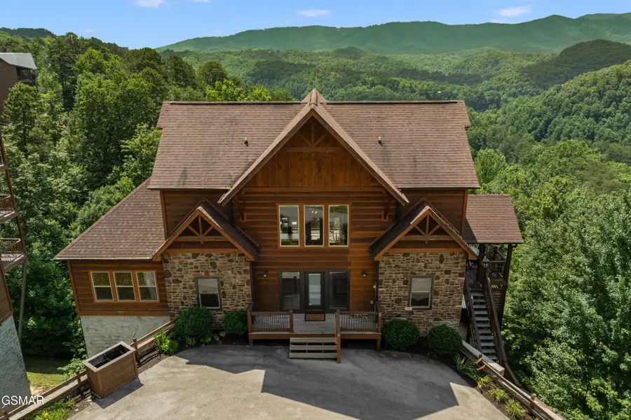 1131 Parkview Vista Way, Pigeon Forge, TN 37863 - #3