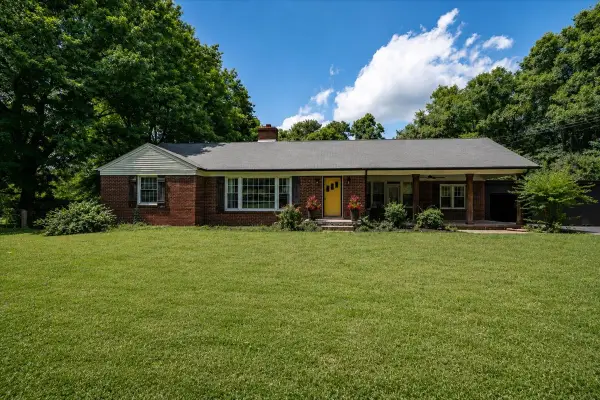 303 N Laurel Cir, Columbia, TN 38401