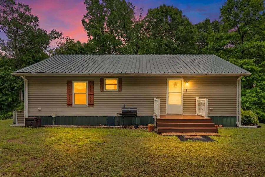122 Lakeview Rd, Stewart, TN 37175 - #2