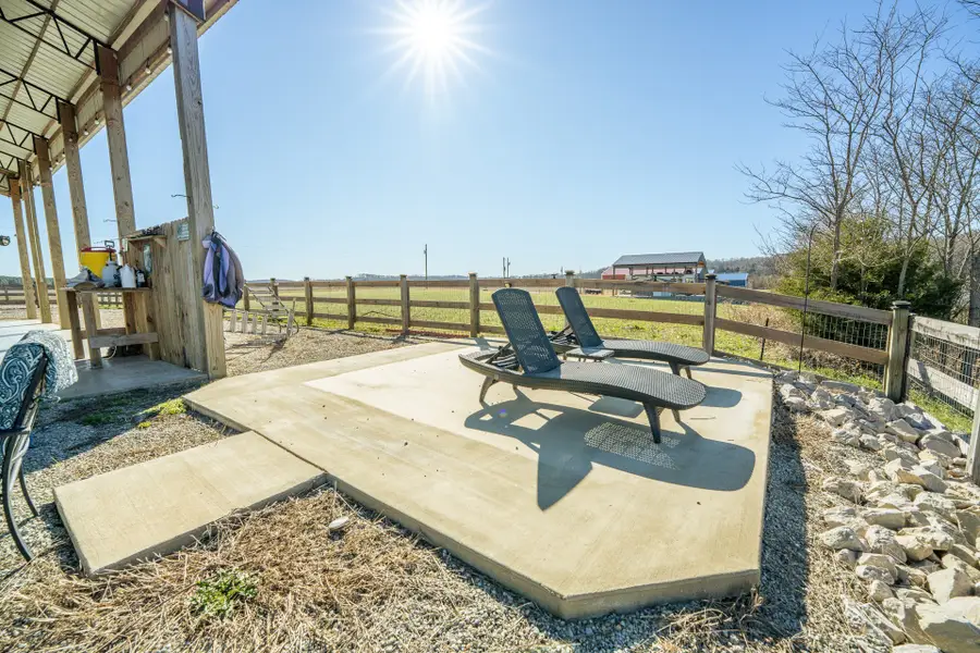 2571 Hardin Bottom River Rd, Clifton, TN 38425 - #3