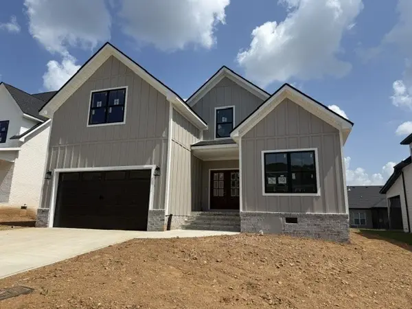 463 Spiderwort Dr, Clarksville, TN 37043