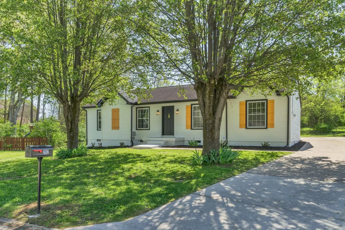 202 Timberlake Dr, Hendersonville, TN 37075 - #1