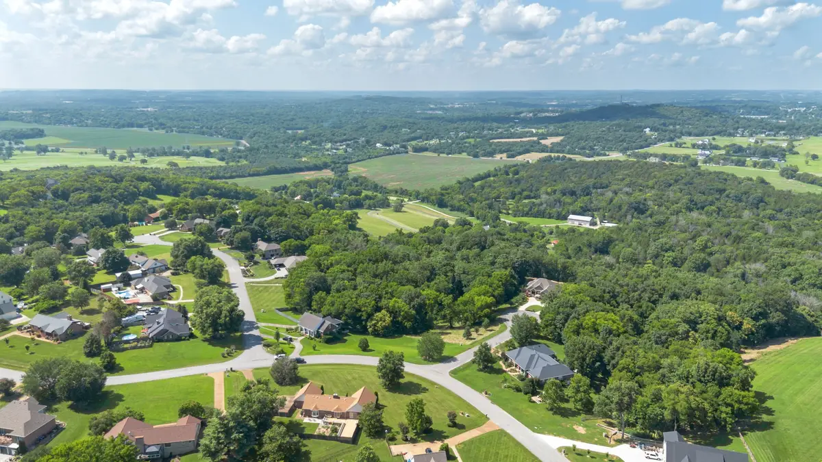 1202 Valarie Ln, Columbia, TN 38401 - #1