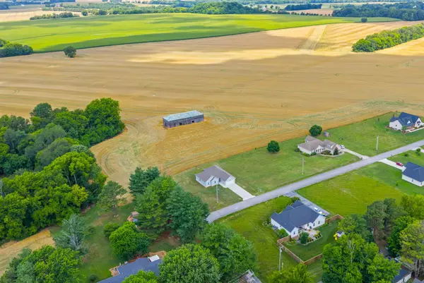 103 Red Bird Ave, Adairville, KY 42202