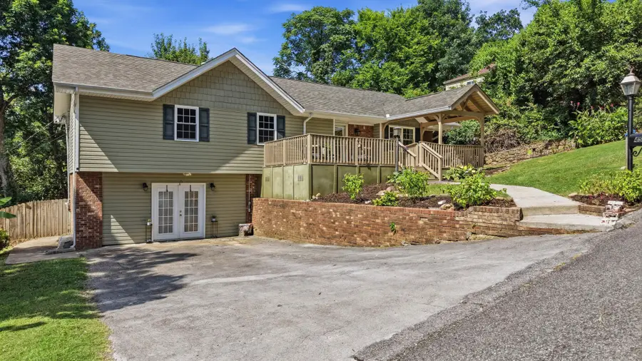 4557 N Ravenwood Drive N, Chattanooga, TN 37415 - #3