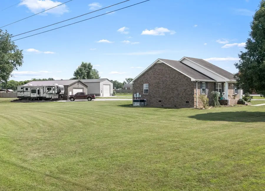 1012 Peak Dr, Castalian Springs, TN 37031 - #3