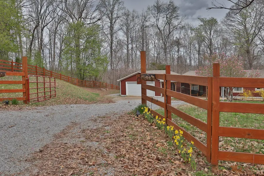1660 Leatherwood Rd, White Bluff, TN 37187 - #3