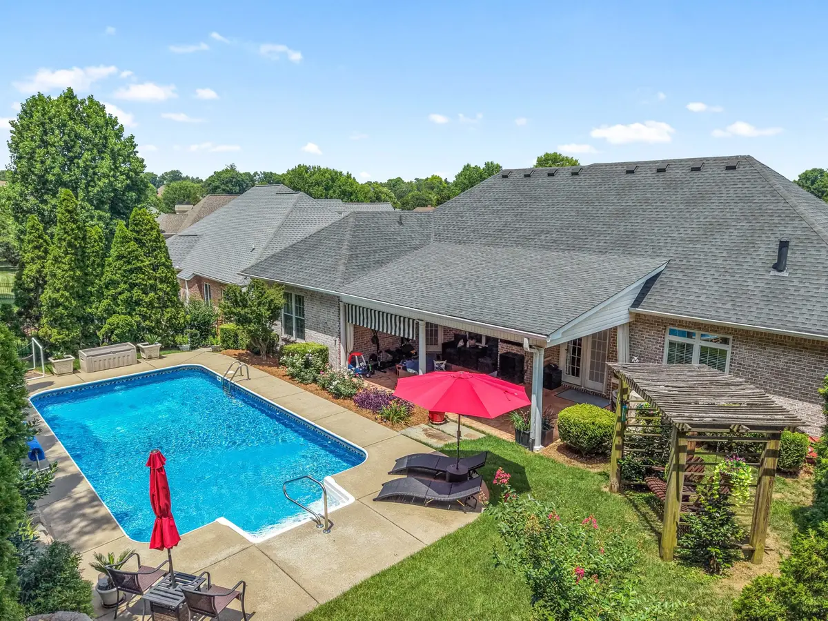 115 N Country Club Dr, Hendersonville, TN 37075 - #1