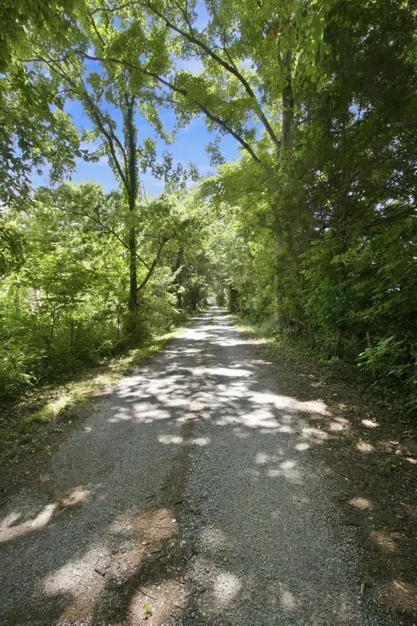 148 Wade Jennings Rd, Shelbyville, TN 37160