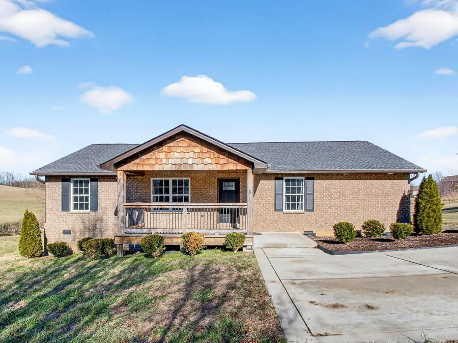 621 Womack Rd, Bethpage, TN 37022 - #2