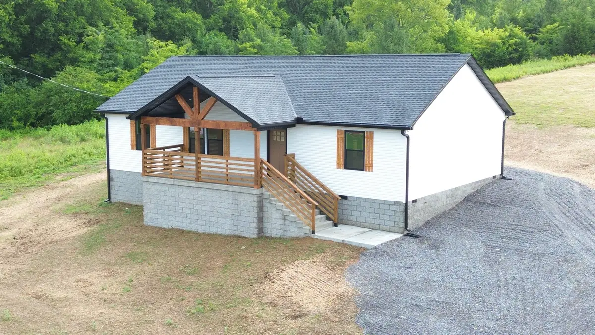 797 Smith Bend Ln, Gainesboro, TN 38562 - #1