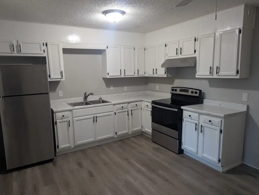 306 Hamilton St, Fayetteville, TN 37334 - #3