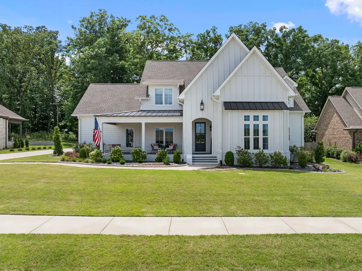 228 Chestnut Oak Dr, Florence, AL 35633 - #1