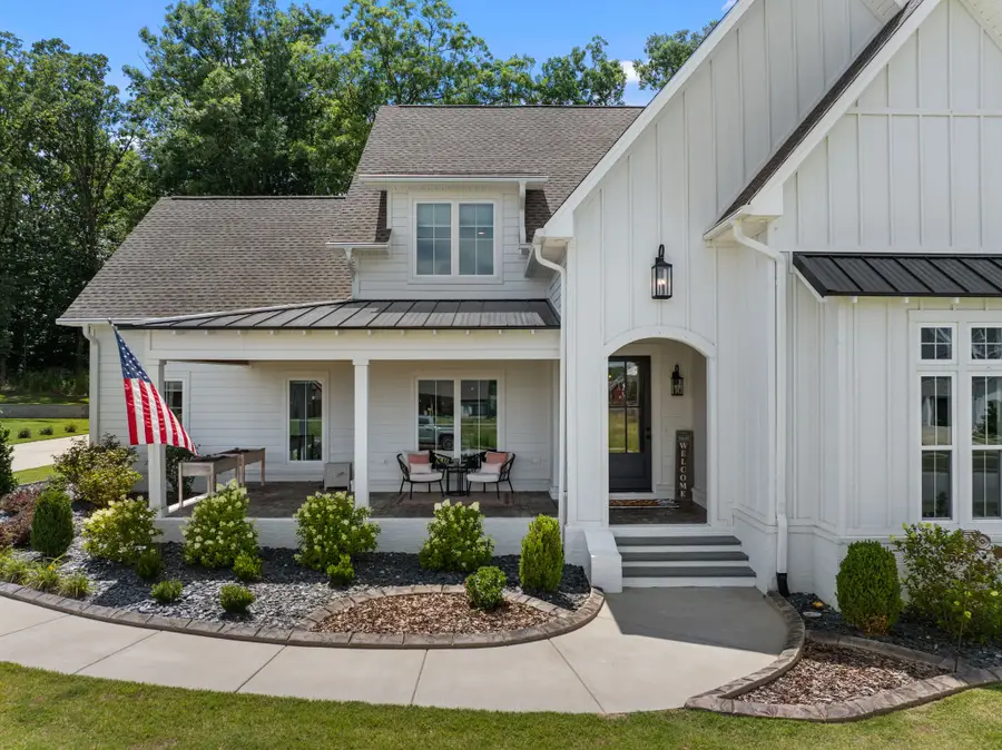 228 Chestnut Oak Dr, Florence, AL 35633 - #2