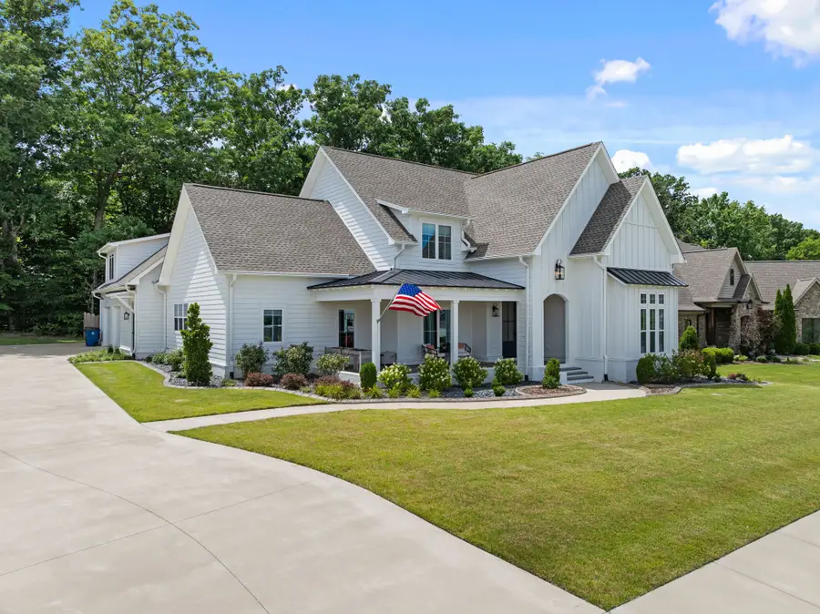 228 Chestnut Oak Dr, Florence, AL 35633 - #3
