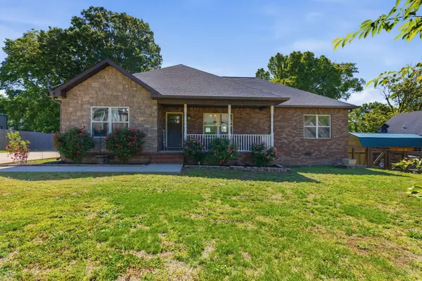 100 Mockingbird Ln, Hartsville, TN 37074
