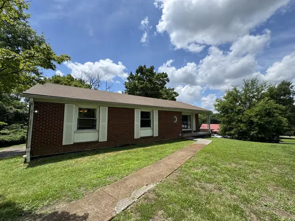 2105 Crestline Dr, Nashville, TN 37214