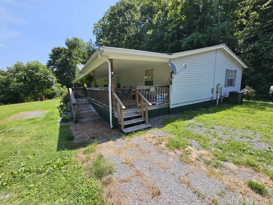 1142 Trace Creek Rd, Whitleyville, TN 38588 - #2
