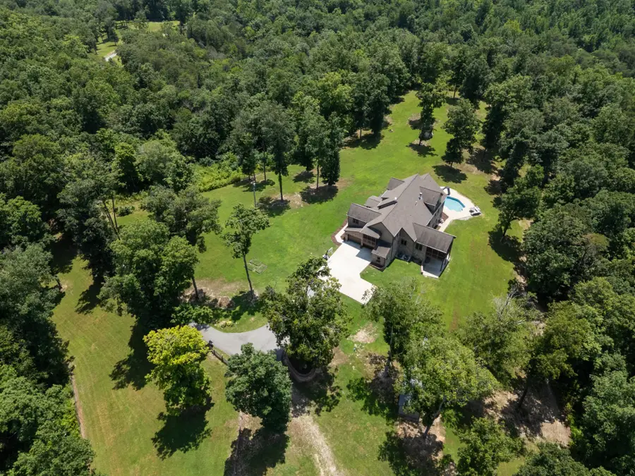 1370 Leatherwood Rd, White Bluff, TN 37187 - #2