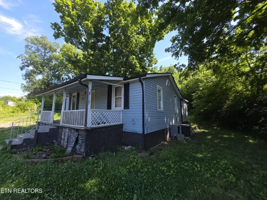 1101 Beardshire St, Sweetwater, TN 37874 - #2