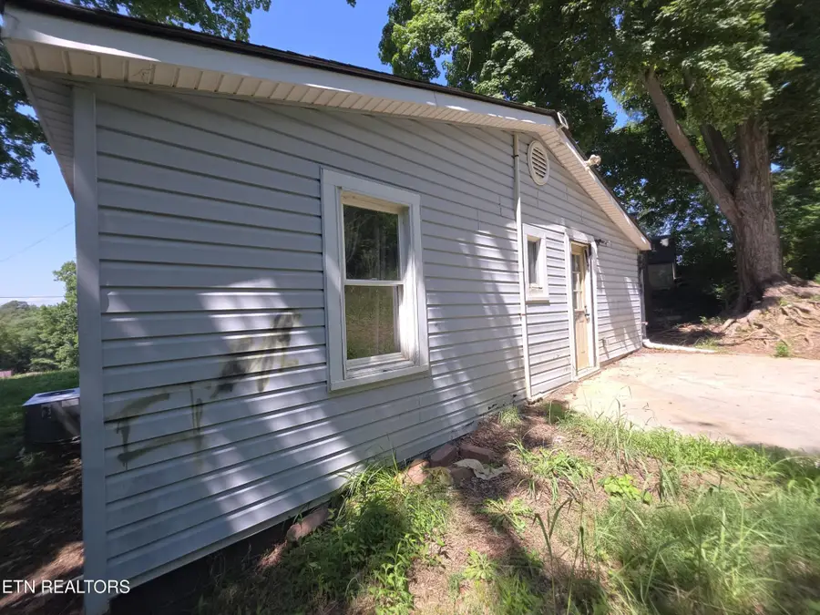 1101 Beardshire St, Sweetwater, TN 37874 - #3
