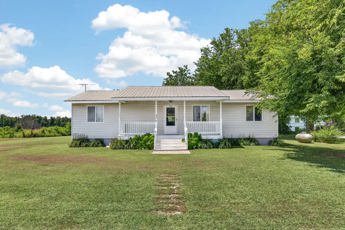 670 Howell Hill Rd, Flintville, TN 37335 - #1