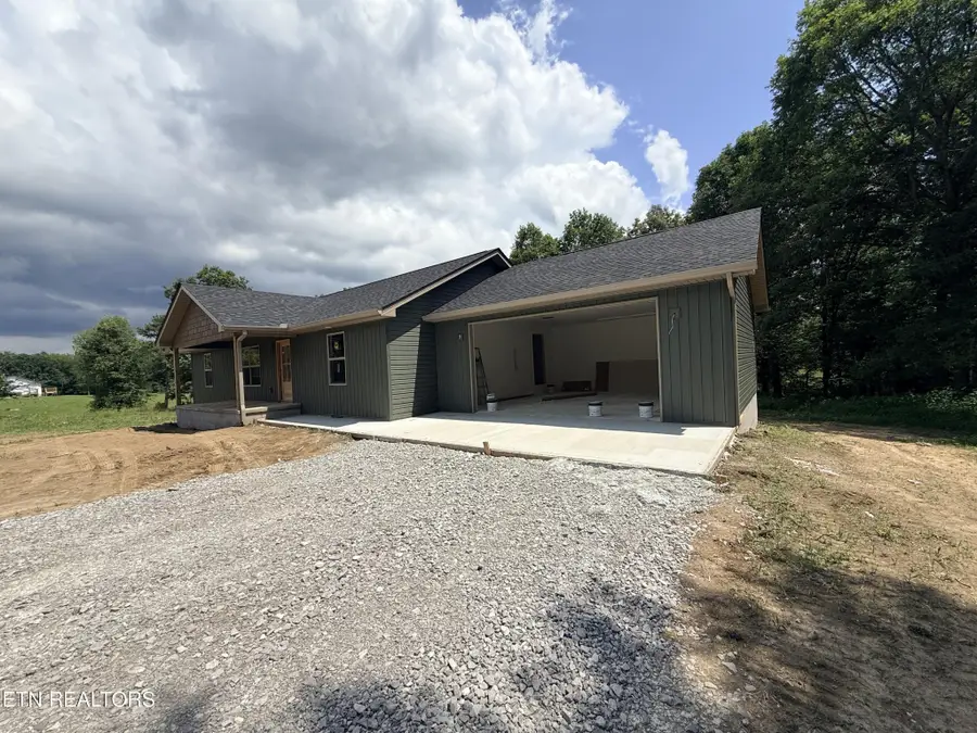 352 Old Wes Baldwin Rd, Jamestown, TN 38556 - #3