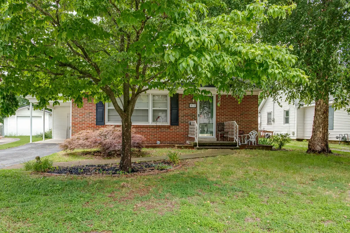 412 4th St, Lawrenceburg, TN 38464 - #1