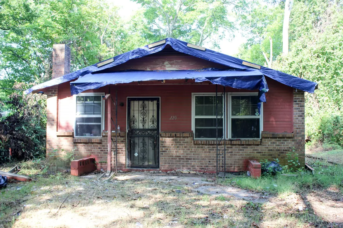 220 N 11th St, Clarksville, TN 37040 - #1