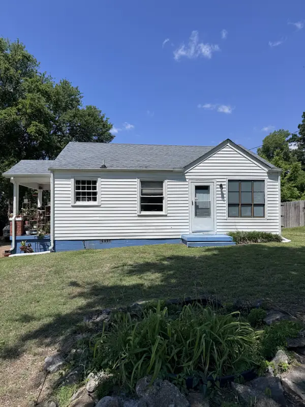 2618 Woodyhill Dr, Nashville, TN 37207