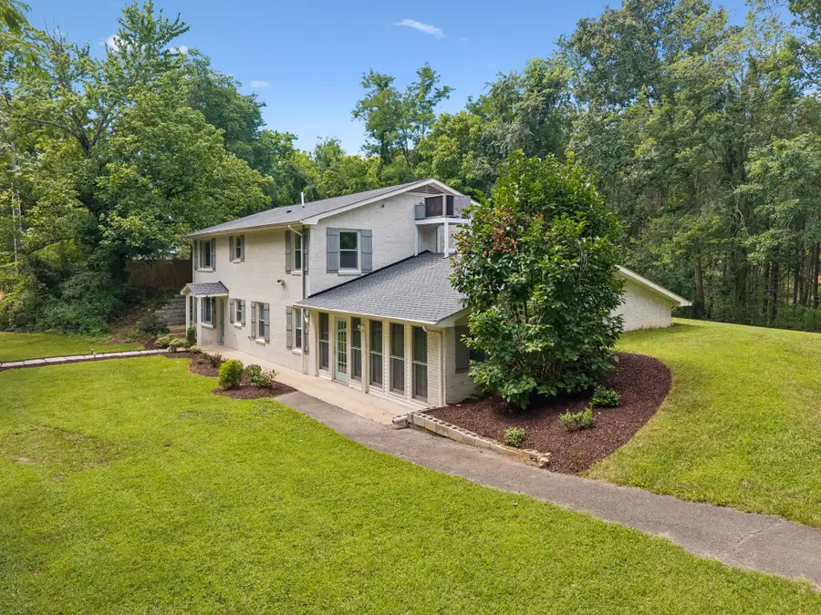 718 Kimmins St, Hohenwald, TN 38462 - #3
