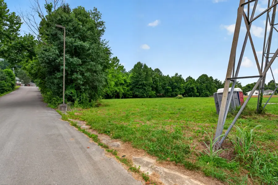 1 Cora Rd, Cookeville, TN 38501 - #2