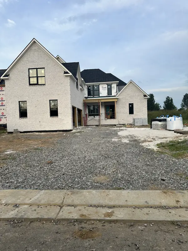 444 Bell Lake Rd, Gallatin, TN 37066