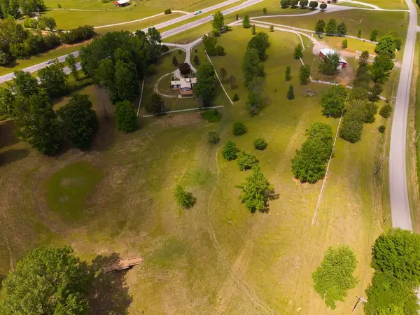 390 Park Dr, Rock Island, TN 38581