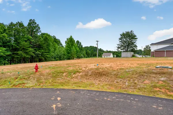 9 Brook View Dr, Cookeville, TN 38501