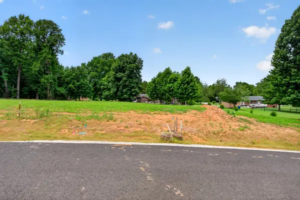 16 Brook View Dr, Cookeville, TN 38501