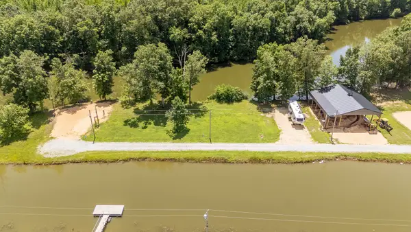 218 Drake Dr, Clifton, TN 38425