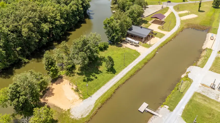 218 Drake Dr, Clifton, TN 38425 - #3